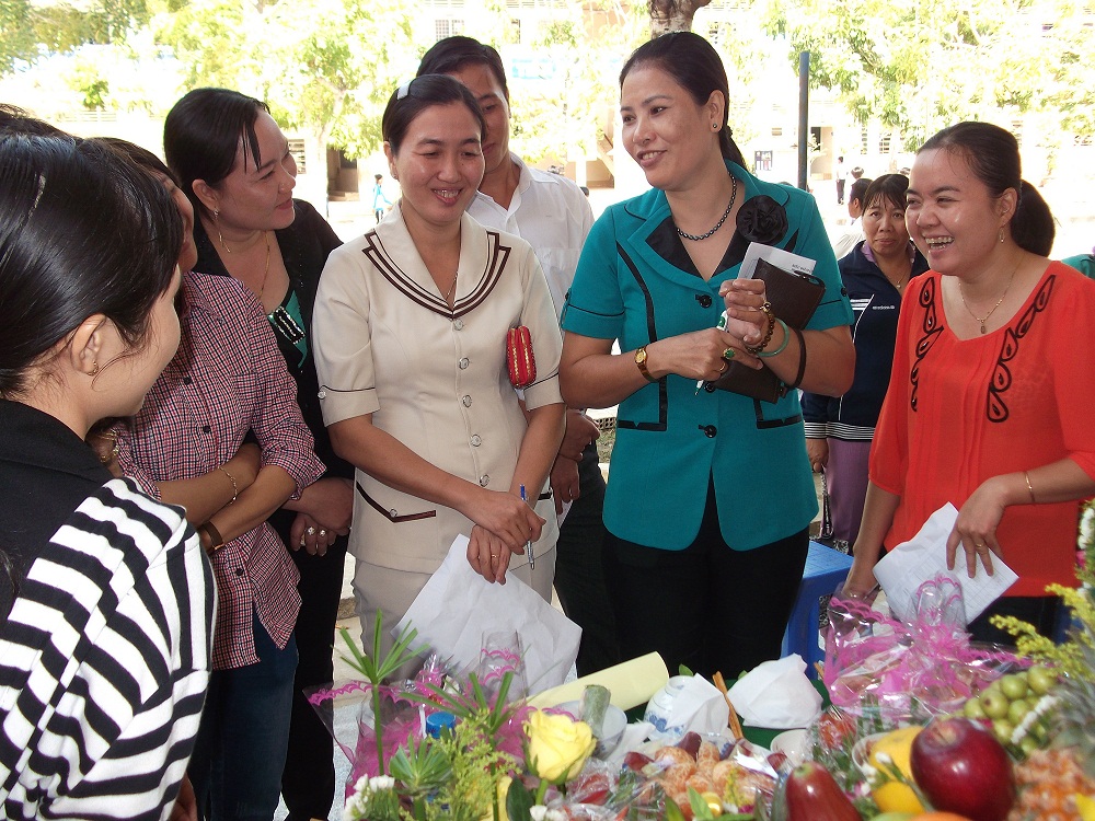 HỌP MẶT CÁN BỘ QUẢN LÝ GIÁO DỤC QUA CÁC THỜI KỲ VÀ HỘI THI CÔNG ĐOÀN ĐÓN TẾT