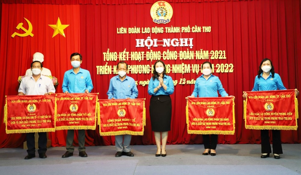 Đẩy mạnh các hoạt động chăm lo, hỗ trợ đoàn viên, người lao động bị ảnh hưởng dịch COVID-19 