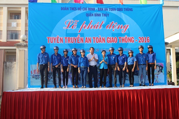 PHỐI HỢP TỔ CHỨC LỄ PHÁT ĐỘNG TUYÊN TRUYỀN AN TOÀN GIAO THÔNG NĂM 2016