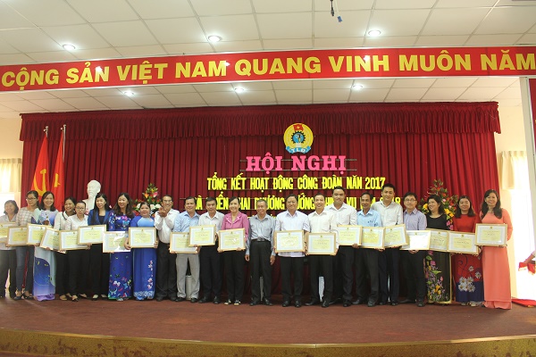  BÌNH THỦY TỔNG KẾT HOẠT ĐỘNG CÔNG ĐOÀN NĂM 2017