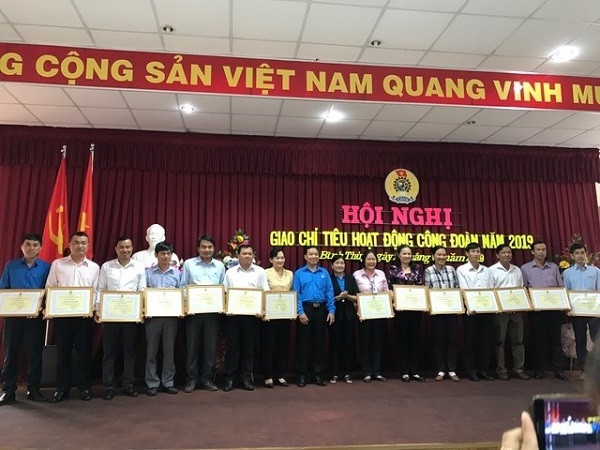 LIÊN ĐOÀN LAO ĐỘNG QUẬN BÌNH THỦY QUYẾT TÂM THỰC HIỆN CHỈ TIÊU THÀNH PHỐ GIAO NĂM 2019