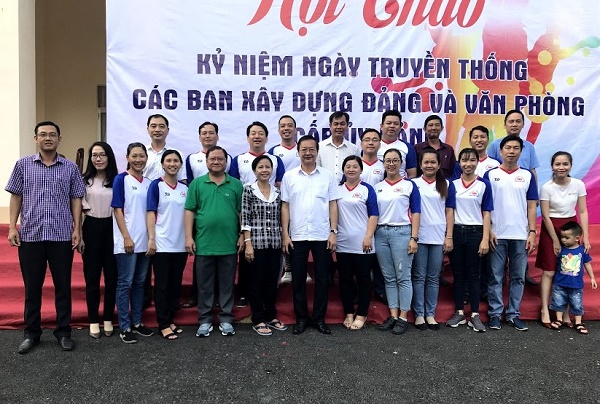 CÁN BỘ ĐẢNG VIÊN THAM GIA HỘI THAO KỶ NIỆM  NGÀY TRUYỀN THỐNG CÁC BAN XÂY DỰNG ĐẢNG VÀ VĂN PHÒNG CẤP ỦY