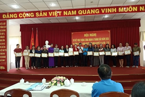 LIÊN ĐOÀN LAO ĐỘNG QUẬN BÌNH THỦY TỔ CHỨC  HỘI NGHỊ SƠ KẾT CÔNG ĐOÀN 6 THÁNG ĐẦU NĂM 2020 VÀ TRIỂN KHAI PHƯƠNG HƯỚNG NHIỆM VỤ 6 THÁNG CUỐI NĂM 2020; TỔNG KẾT 10 NĂM THỰC HIỆN NGHỊ QUYẾT 6b/NQ-TLĐ