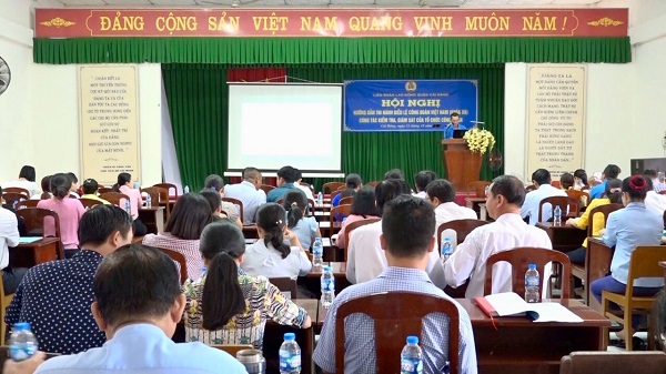 LIÊN ĐOÀN LAO ĐỘNG QUẬN CÁI RĂNG TRIỂN KHAI HƯỚNG DẪN THI HÀNH ĐIỀU LỆ CÔNG ĐOÀN VIỆT NAM KHÓA XII VÀ BỒI DƯỠNG CÔNG TÁC KIỂM TRA, GIÁM SÁT TỔ CHỨC CÔNG ĐOÀN