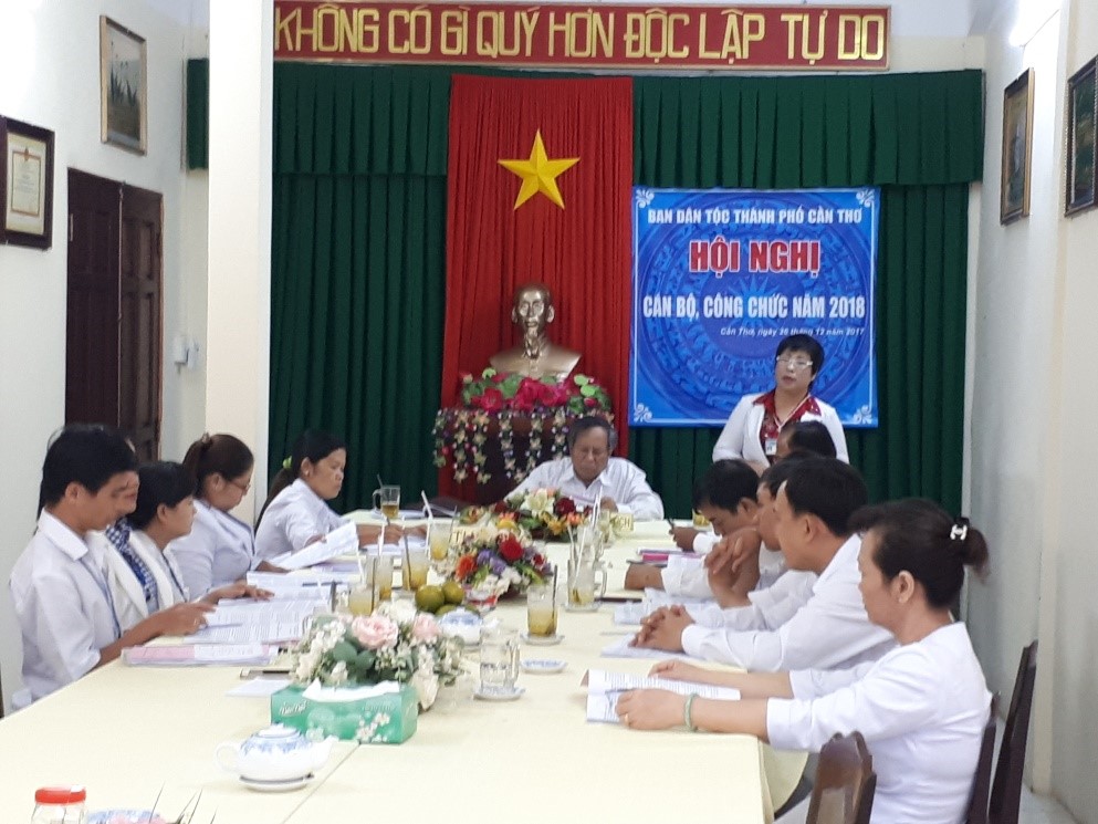 BAN DÂN TỘC THÀNH PHỐ TỔ CHỨC HỘI NGHỊ CÁN BỘ, CÔNG CHỨC NĂM 2018