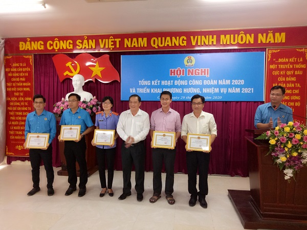 HỘI NGHỊ TỔNG KẾT HOẠT ĐỘNG CÔNG ĐOÀN NĂM 2020 VÀ TRIỂN KHAI PHƯƠNG HƯỚNG, NHIỆM VỤ NĂM 2021