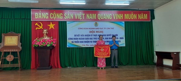 CÔNG ĐOÀN NGÀNH GIÁO DỤC VÀ ĐÀO TẠO TP CẦN THƠ TỔ CHỨC HỘI NGHỊ SƠ KẾT GIỮA NHIỆM KỲ THỰC HIỆN NGHỊ QUYẾT ĐẠI HỘI VI CÔNG ĐOÀN NGÀNH NHIỆM KỲ 2018-2023