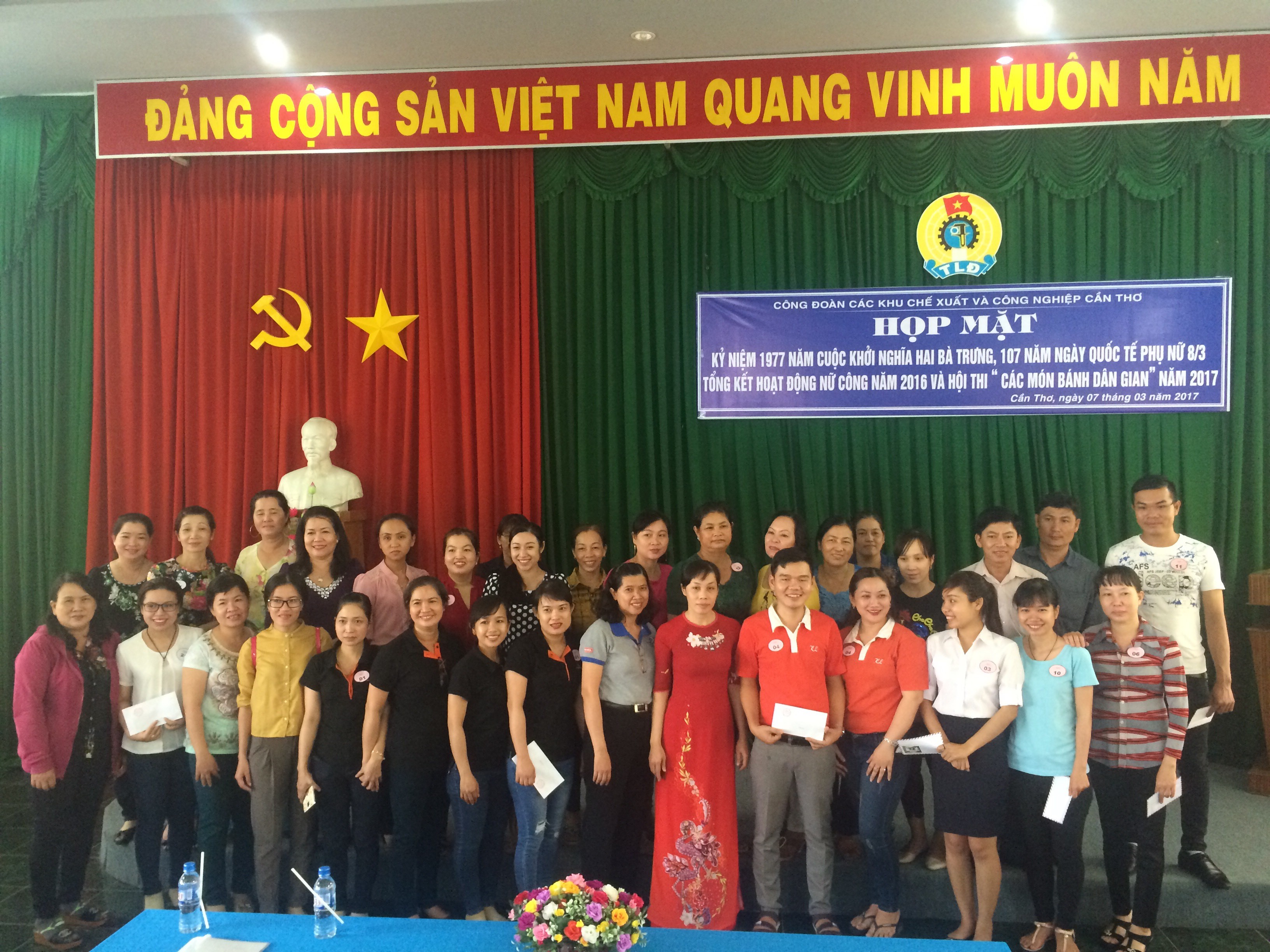 CÔNG ĐOÀN CÁC KHU CHẾ XUẤT & CÔNG NGHIỆP CẦN THƠ TỔ CHỨC HỌP MẶT TỔNG KẾT HOẠT ĐỘNG NỮ CÔNG 2016  VÀ HỘI THI CÁC MÓN BÁNH DÂN GIAN 2017