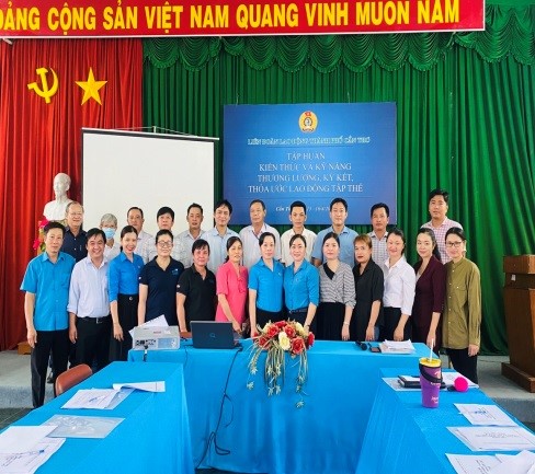 TẬP HUẤN KIẾN THỨC, KỸ NĂNG THƯƠNG LƯỢNG KÝ KẾT THỎA ƯỚC LAO ĐỘNG TẬP THỂ