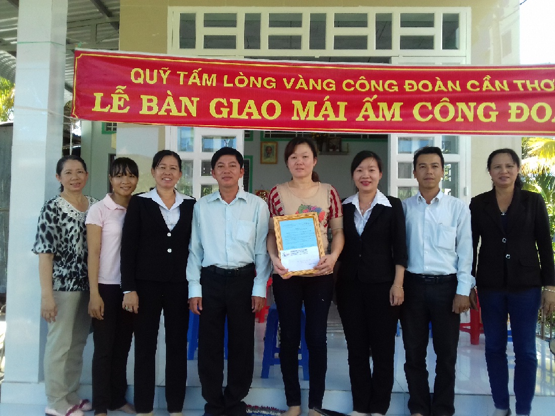 BÀN GIAO MÁI ẤM CÔNG ĐOÀN NĂM 2015