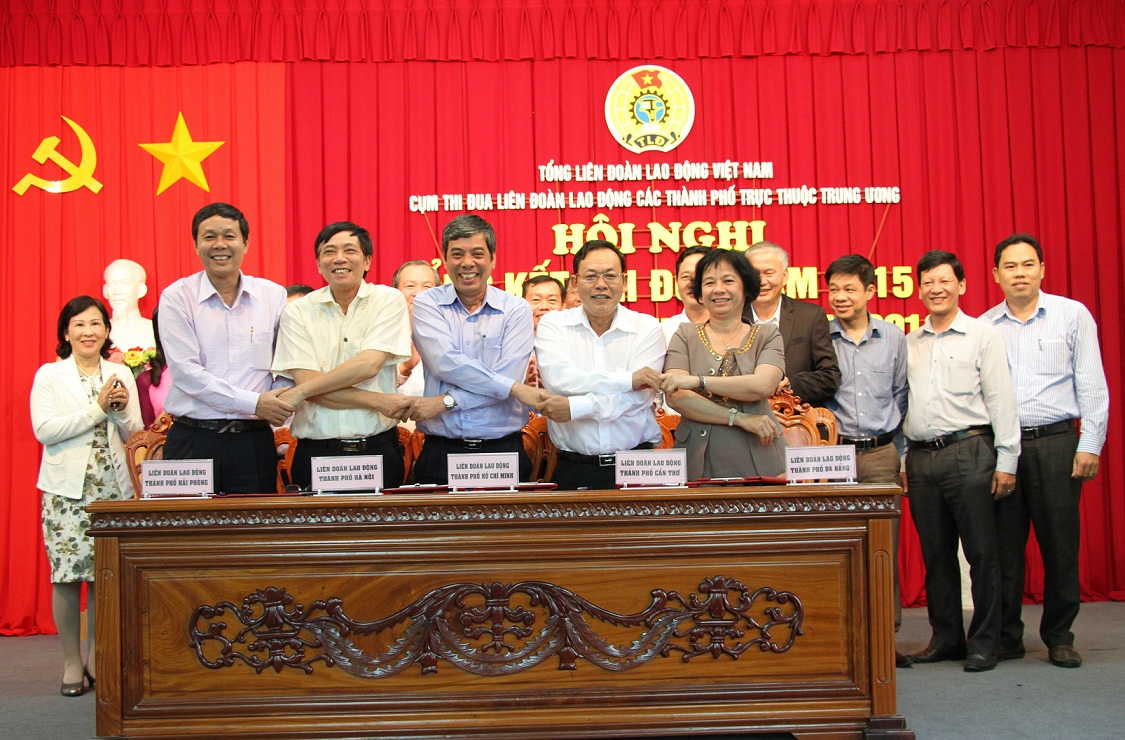 TỔNG KẾT PHONG TRÀO CÔNG NHÂN, VIÊN CHỨC, LAO ĐỘNG VÀ HOẠT ĐỘNG CÔNG ĐOÀN NĂM 2015