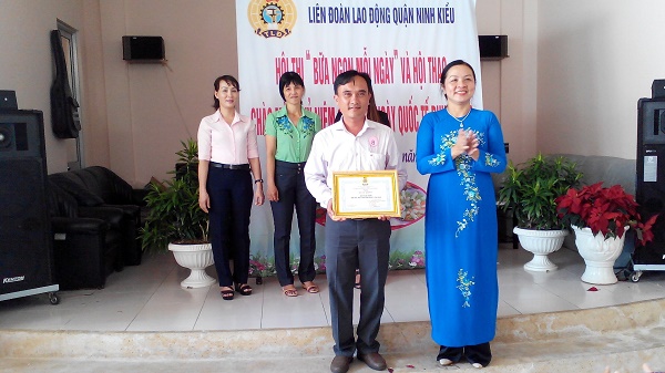 LIÊN ĐOÀN LAO ĐỘNG QUẬN NINH KIỂU TỔ CHỨC HỘI THI “BỮA NGON MỖI NGÀY” VÀ HỘI THAO CHÀO MỪNG KỶ NIỆM 108 NĂM NGÀY QUỐC TẾ PHỤ NỮ (8/3), 1978 NĂM KHỞI NGHĨA HAI BÀ TRƯNG