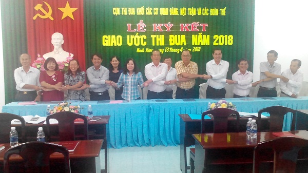 LỄ KÝ KẾT GIAO ƯỚC THI ĐUA NĂM 2018 CỤM THI ĐUA CÁC CƠ QUAN ĐẢNG, ỦY BAN MTTQVN VÀ CÁC ĐOÀN THỂ QUẬN NINH KIỀU