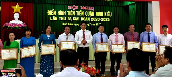  LIÊN ĐOÀN LAO ĐỘNG QUẬN NINH KIỀU PHỐI HỢP TỔ CHỨC HỘI NGHỊ ĐIỂN HÌNH TIÊN TIẾN LẦN THỨ IV, GIAI ĐOẠN 2020 – 2025