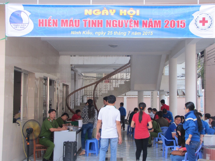 NGÀY HỘI HIẾN MÁU TÌNH NGUYỆN NĂM 2015