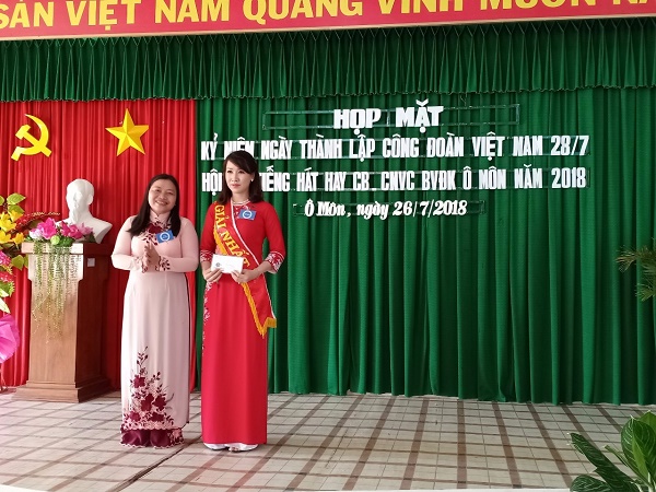 CÔNG ĐOÀN CƠ SỞ BỆNH VIỆN ĐA KHOA QUẬN Ô MÔN TỔ CHỨC HỌP MẶT 89 NĂM NGÀY THÀNH LẬP CÔNG ĐOÀN VIỆT NAM VÀ HỘI THI “TIẾNG HÁT HAY CÁN BỘ CÔNG NHÂN VIÊN CHỨC”