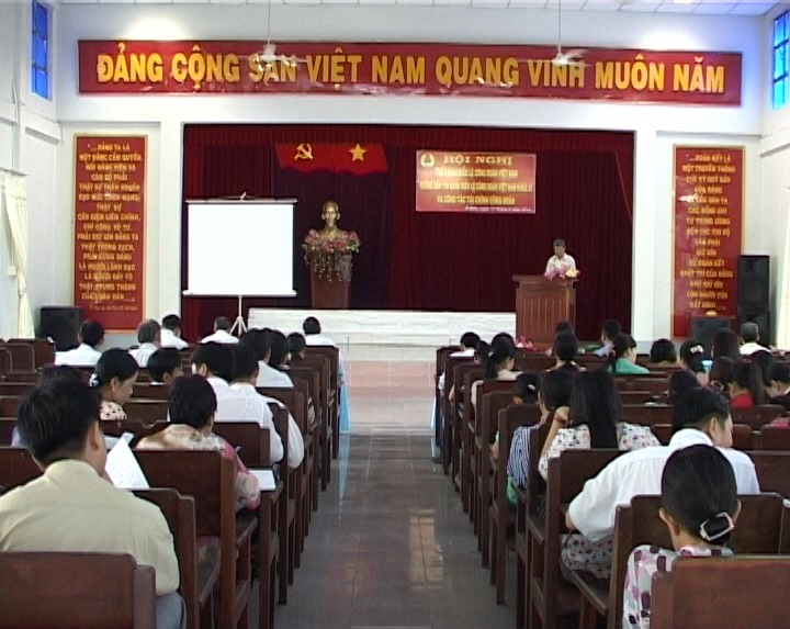 LIÊN ĐOÀN LAO ĐỘNG QUẬN Ô MÔN TỔ CHỨC HỘI NGHỊ TRIỂN KHAI ĐIỀU LỆ CÔNG ĐOÀN VIỆT NAM VÀ HƯỚNG DẪN THI HÀNH ĐIỀU LỆ CÔNG ĐOÀN (KHÓA XI), CÔNG TÁC TÀI CHÍNH CÔNG ĐOÀN TRONG CNVCLĐ