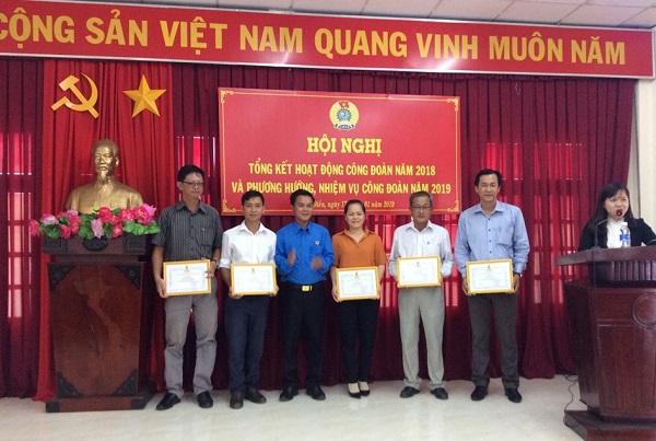 HỘI NGHỊ TỔNG KẾT HOẠT ĐỘNG CÔNG ĐOÀN NĂM 2018 VÀ TRIỂN KHAI NHIỆM VỤ NĂM 2019 CỦA LIÊN ĐOÀN LAO ĐỘNG HUYỆN PHONG ĐIỀN