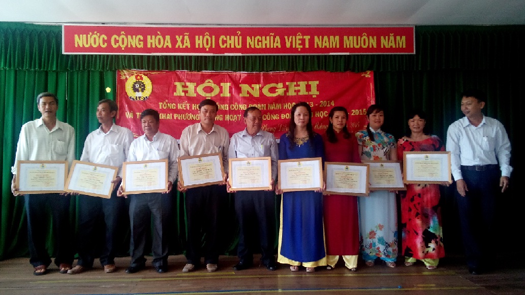 Công đoàn Giáo dục-Đào tạo huyện Phong Điền tổng kết năm học 2013-2014