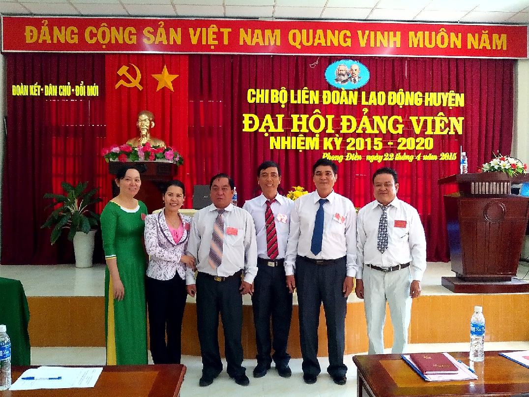 Đại hội Chi bộ Liên đoàn Lao động huyện Phong Điền