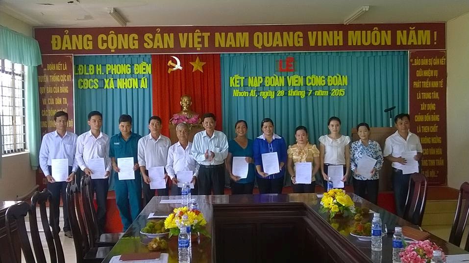 CÔNG ĐOÀN XÃ NHƠN ÁI, TỔ CHỨC HỌP MẶT KỶ NIỆM 86 NĂM NGÀY THÀNH LẬP CÔNG ĐOÀN VIỆT NAM VÀ KẾT NẠP ĐOÀN VIÊN CÔNG ĐOÀN (28/7/1929 - 28/7/2015)