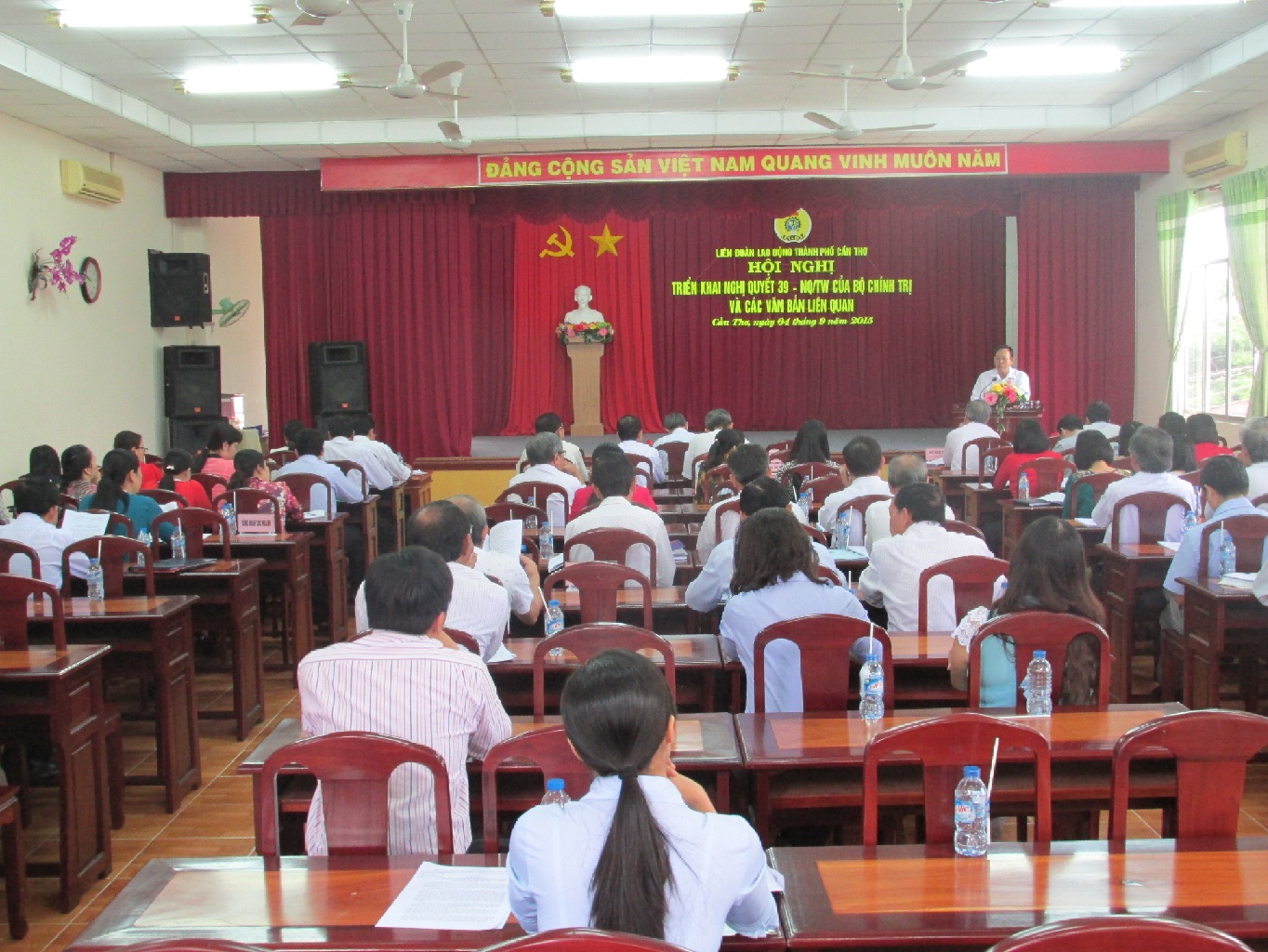 HỘI NGHỊ TRIỂN KHAI THỰC HIỆN QUY ĐỊNH 282-QĐ/TW VÀ NGHỊ QUYẾT SỐ 39-NQ/TW CỦA BỘ CHÍNH TRỊ