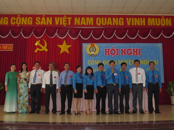 LIÊN ĐOÀN LAO ĐỘNG HUYỆN THỚI LAI TỔ CHỨC HỘI NGHỊ NỬA NHIỆM KỲ 2015 – 2020