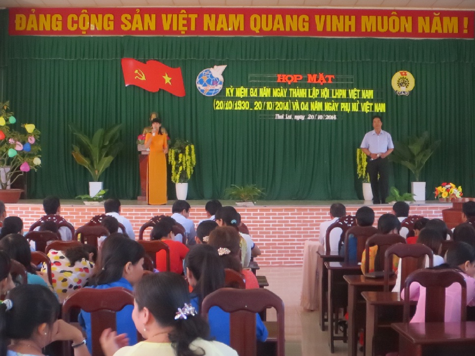 Liên đoàn Lao động huyện Thới Lai tổ chức Họp mặt 20/10/2014