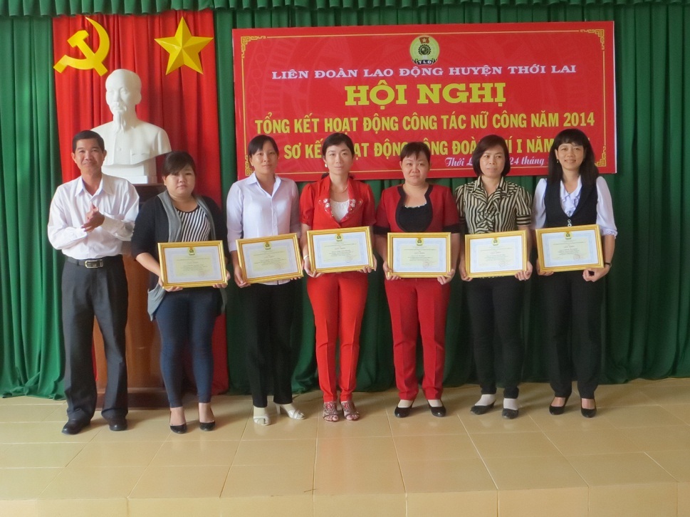 Liên đoàn Lao động huyện Thới Lai tổ chức Hội nghị tổng kết công tác Nữ công năm 2014