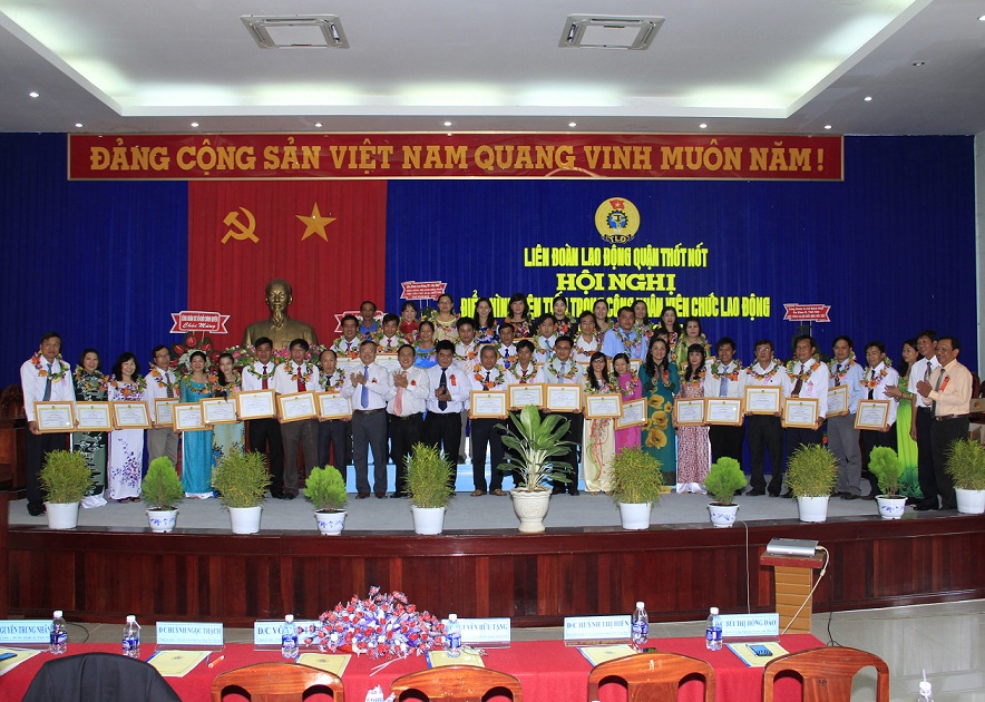 HỘI NGHỊ ĐIỂN HÌNH TIÊN TIẾN TRONG CNVCLĐ QUẬN THỐT NỐT (GIAI ĐOẠN 2010 – 2015)