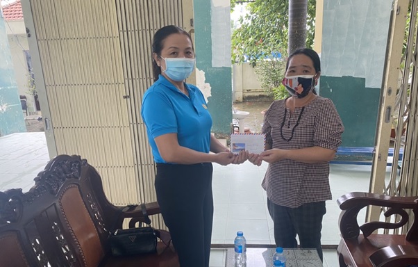 LIÊN ĐOÀN LAO ĐỘNG TP. CẦN THƠ ĐẾN THĂM VÀ HỖ TRỢ ĐOÀN VIÊN BỊ BỆNH HIỂM NGHÈO 