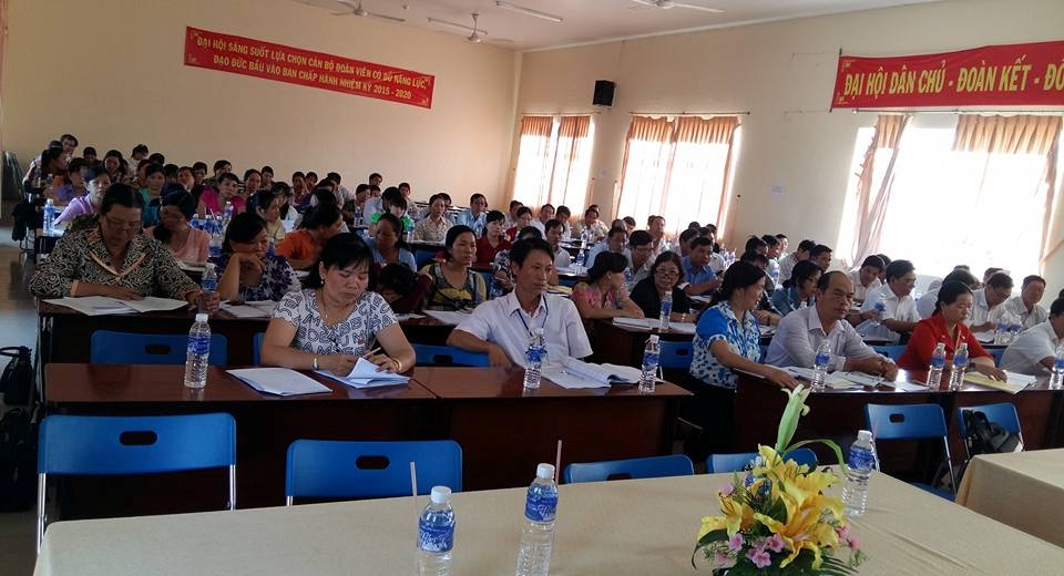 HỘI NGHỊ TẬP HUẤN THI ĐUA KHEN THƯỞNG NĂM HỌC 2015-2016