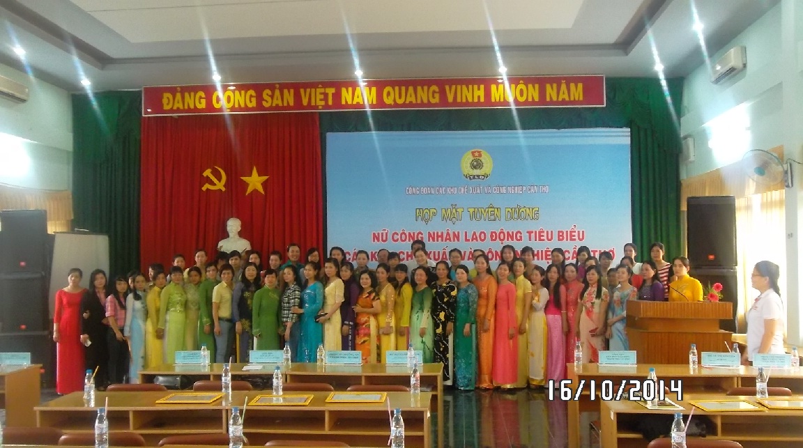 HỌP MẶT TUYÊN DƯƠNG  “NỮ CÔNG NHÂN TIÊU BIỂU” NĂM 2014