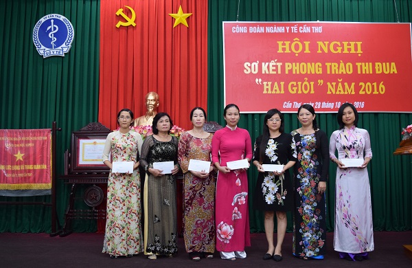 CÔNG ĐOÀN NGÀNH Y TẾ SƠ KẾT PHONG TRÀO THI ĐUA “GIỎI VIỆC NƯỚC, ĐẢM VIỆC NHÀ” NĂM 2016