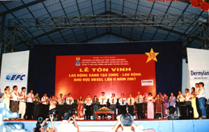 Đêm 30/4/2007, tổ chức “Lễ hội tôn vinh lao động sáng tạo trong CNVC-LĐ khu vực ĐBSCL” năm 2007