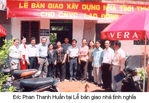 Lễ bàn giao nhà tình thương lần thứ 10 năm 2006