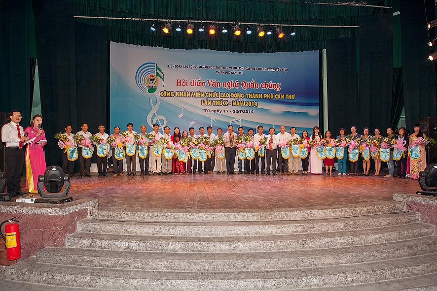 LIÊN ĐOÀN LAO ĐỘNG THÀNH PHỐ CẦN THƠ KHAI MẠC HỘI DIỄN VĂN NGHỆ QUẦN CHÚNG CNVCLĐ THÀNH PHỐ LẦN THỨ X NĂM 2014